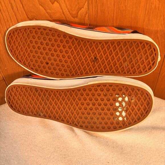 Vans Old Skool Men’s Size 11 Red Blue Black Gradient Low Top Skate Shoes - Picture 6 of 8